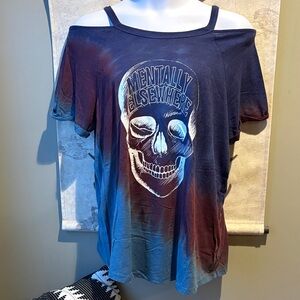 Off-Shoulder Skull Graphic Tee - Blue/Burgundy